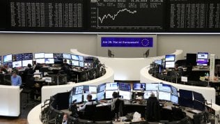 Borse in rosso per le tensioni Usa-Cina: Milano -2%. Affonda il petrolio
