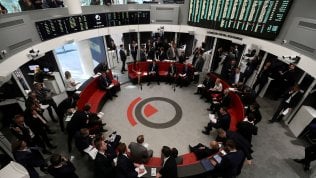 Effetto Draghi sulle Borse, lo spread scende a 242