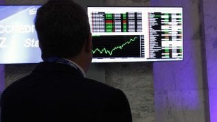 Borse in recupero, Mediaset superstar a Piazza Affari. Lo spread cala sotto 260 punti