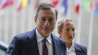 Draghi: “Senza miglioramenti saranno necessari nuovi stimoli”. Trump lo attacca