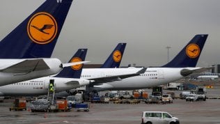 Lufthansa, dividendi più ricchi per fermare la fuga degli investitori