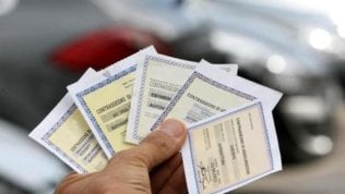 Assicurazioni: polizze auto in calo del 19,5% negli ultimi cinque anni