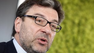 Giorgetti difende i minibot: “Sono una delle soluzioni”