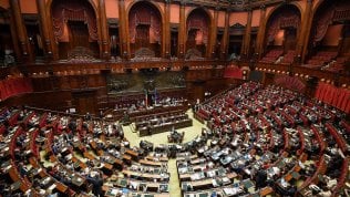 Dl crescita, maxi scivolo nelle grandi imprese: in pensione sette anni prima