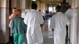 Sanità, allarme delle Regioni: “Il governo vuole tagliare di 2 miliardi il Fondo sanitario”