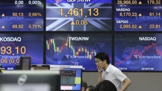 Borse incerte, lavoro Usa oltre le attese. Doccia fredda sull’industria tedesca