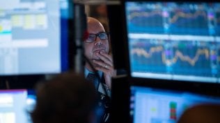 Lo spread a 200, ma calano i tassi all’asta Btp. Borse europee in rosso per guerra dei dazi e trimestrali