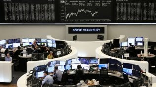 Borse caute, Milano la peggiore in Europa. Trump torna all’attacco della Fed.