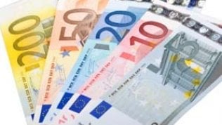 Record di soldi parcheggiati in banca, saldo medio sfiora 16 mila euro