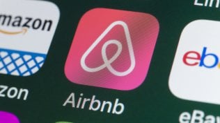 Tariffe chiare fin dalla prima schermata: AirBnb fa pace con la Ue