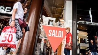 Saldi al via: inaugura la Campania, poi tutte le altre Regioni
