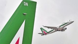 Fs sceglie Atlantia per operazione Alitalia. A sorpresa fuori Toto