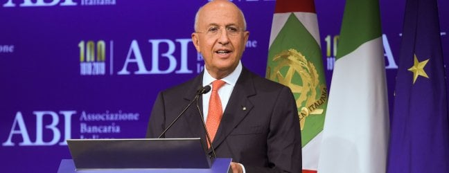 Visco: “Calo spread spinge la crescita, nel 2019 crescita a +0,1%”