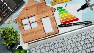 Ecobonus, nelle case degli italiani lavori per 3,3 miliardi. Risparmi energetici pari al consumo di una città come Roma
