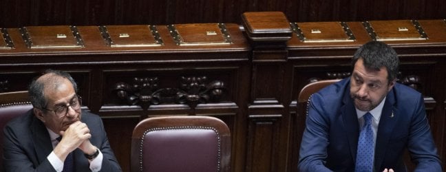 S&P, alert sull’Italia: “Rischio Grecia se farà una manovra senza coperture”