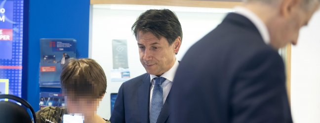 Piazza Affari limita i danni, spread in calo a 175 punti. Btp sotto l’1%