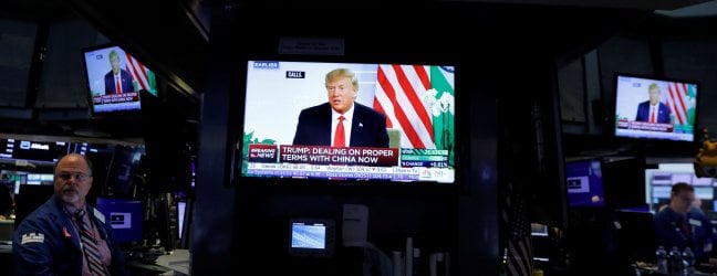 Borse positive sulla guerra dei dazi, spread in netto calo