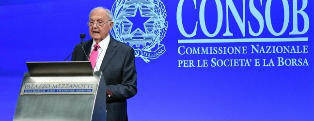 Savona contro Draghi: “Nel 2012 è intervenuto tardi, molte imprese erano già saltate”
