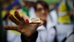Pernigotti, firmati due accordi. Mise: “Produzione resta a Novi, no a esuberi”. Di Maio: “Crisi risolta in tempi record”