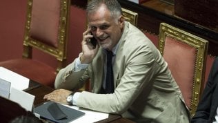 Reddito di cittadinanza, Garavaglia: “Il 70% non ne ha diritto”. M5s: “Una cretinata”