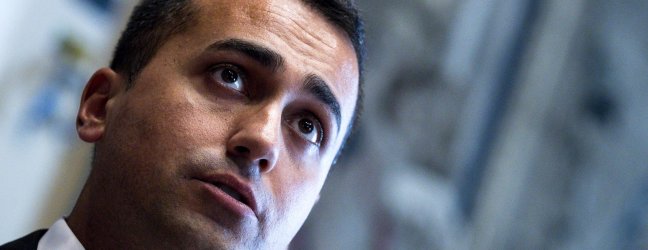 Piazza Affari in rosso dopo le parole di Di Maio, risale lo spread