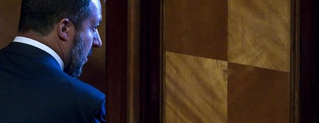 Salvini punta il reddito di cittadinanza: “Ripensarlo se non crea lavoro”