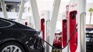 Dl ambiente, 2 mila euro di bonus rottamazione di auto e sconto sui prodotti sfusi