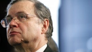 Visco: “Tempi difficili in economia, attenzione a prezzi in discesa”