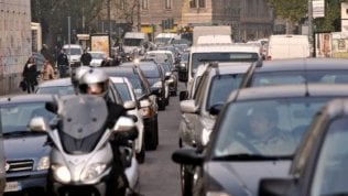 Auto, nuovi incentivi alla rottamazione. Bonus da 1500 euro per mezzi pubblici o car sharing