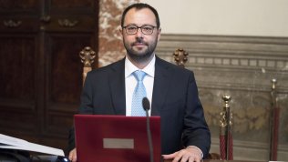5G, il Conte bis parte richiamando i poteri speciali