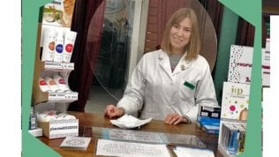 Eurostands cambia pelle per il virus: dai padiglioni delle fiere, si riconverte ai pannelli di plexiglass per le farmacie