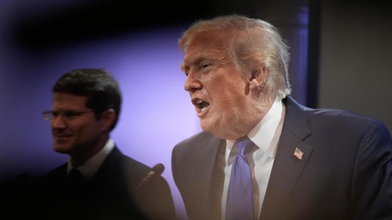 Dazi, Trump cambia ancora le carte in tavola: la nuova tariffa globale sale dal 10 al 15%