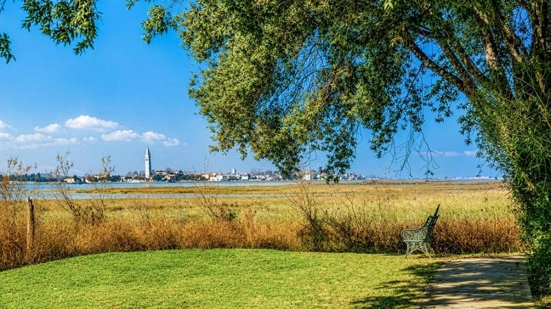 A Venezia c’è un’isola in vendita. Vista su Burano e Torcello e forte napoleonico