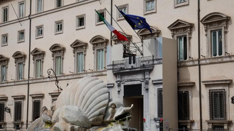 Accise, nuova mini-proroga degli sconti sul diesel. Poi aiuti per i redditi bassi