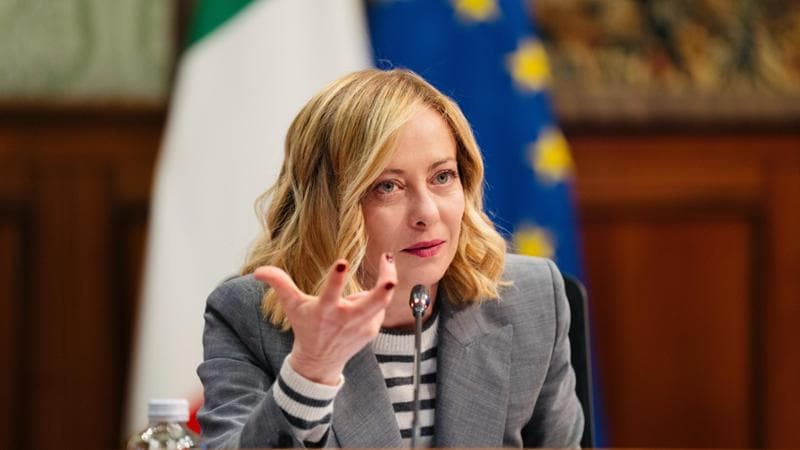 Il governo studia un contributo a carico delle società petrolifere. “Va concordato”